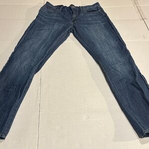 Lucky Brand 363 straight Blue lightweight Jeans zipper and multiple pockets 32